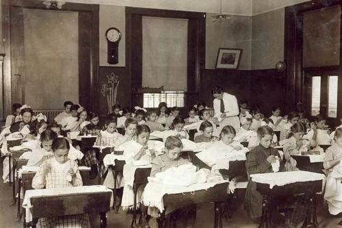 How did school look like 100 years ago