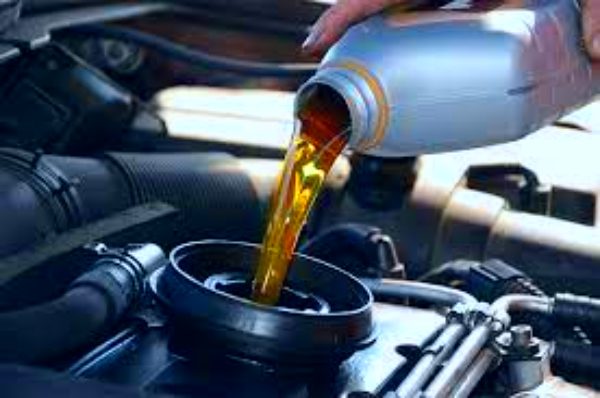 Tips To Save Bike From Black Engine Oil, It Might Seized Motor Engine