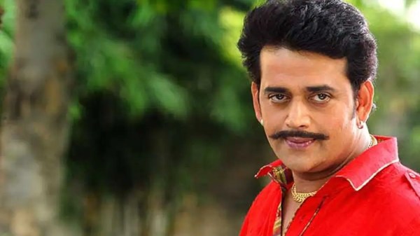 ravi kishan fees